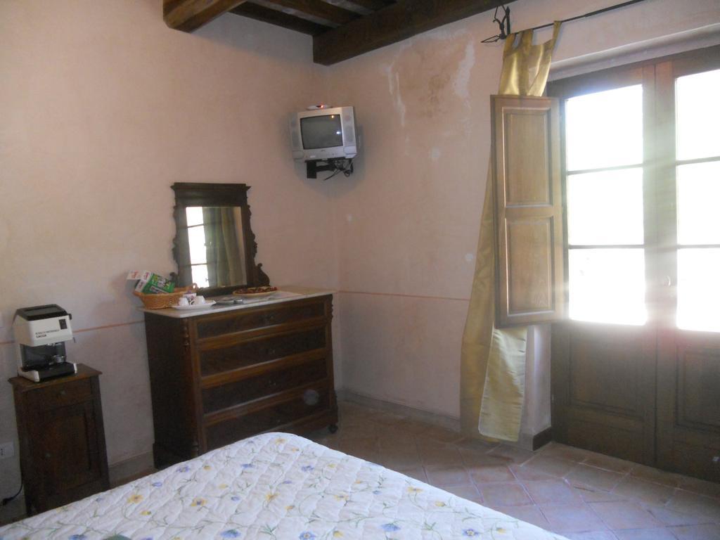 Agriturismo Tenuta Roccaccia ปีติญาโน ภายนอก รูปภาพ